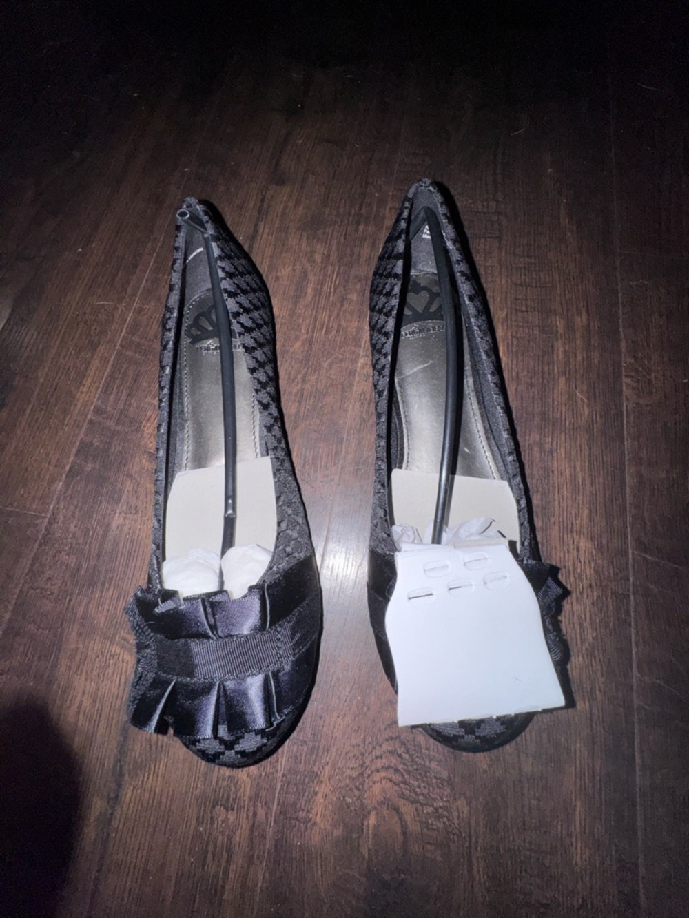Fergalicious NIB Women's Ballet Flats with Bow Accent Black Size 7